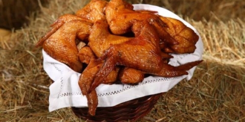 Kako pušiti krilca u toplo dimljenoj pušnici kod kuće